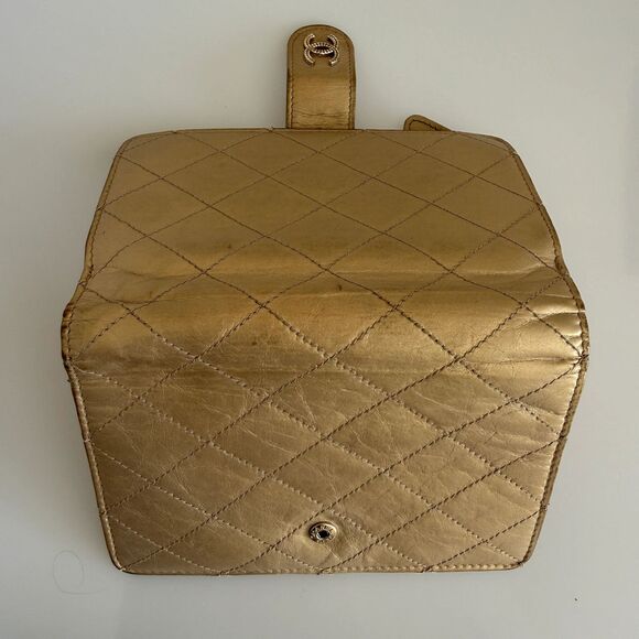 Chanel gold quilted lambskin leather bifold wallet authentic with COA - Picture 4 of 9